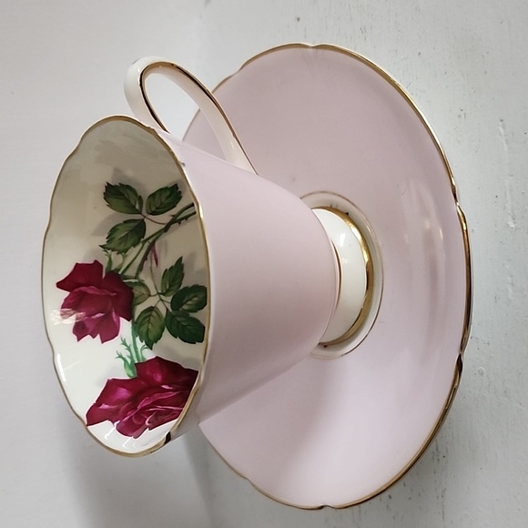 Old Royal Bone China England Deep Red Floral Rose Tea Cup And Saucer Set - Picture 7 of 8